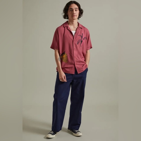 Urban Outfitters
Button Down Pop Art Men's Shirt XL - Picture 15 of 15